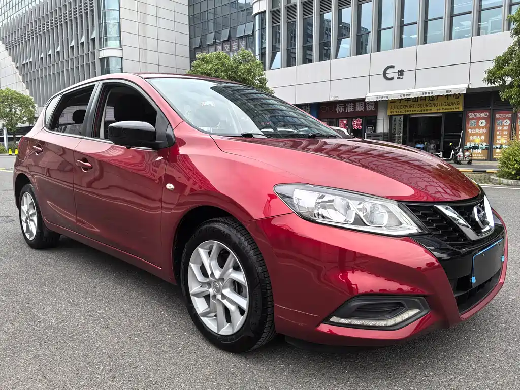 Tiida 1.6 L CVT Cool Motion