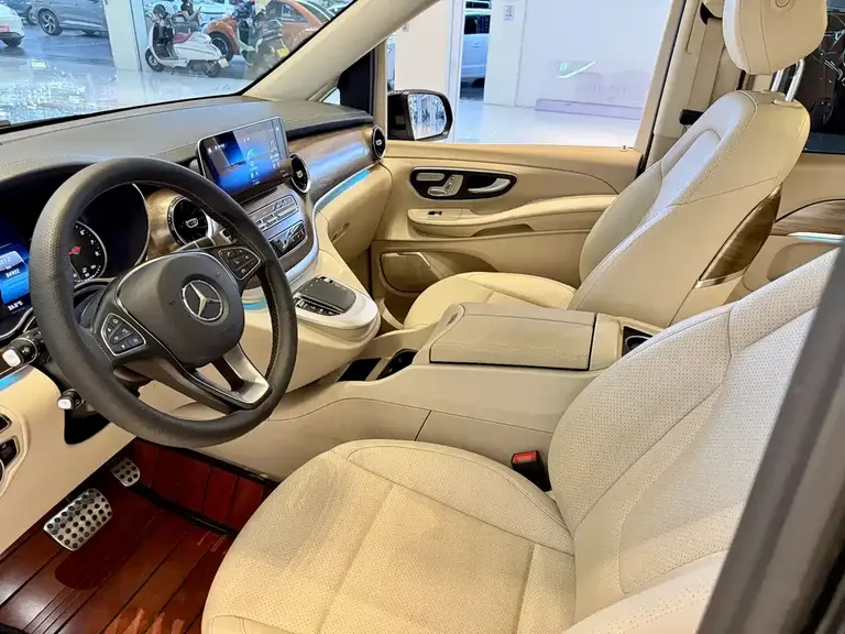 Mercedes-Benz V-Class V 260 Distinguished