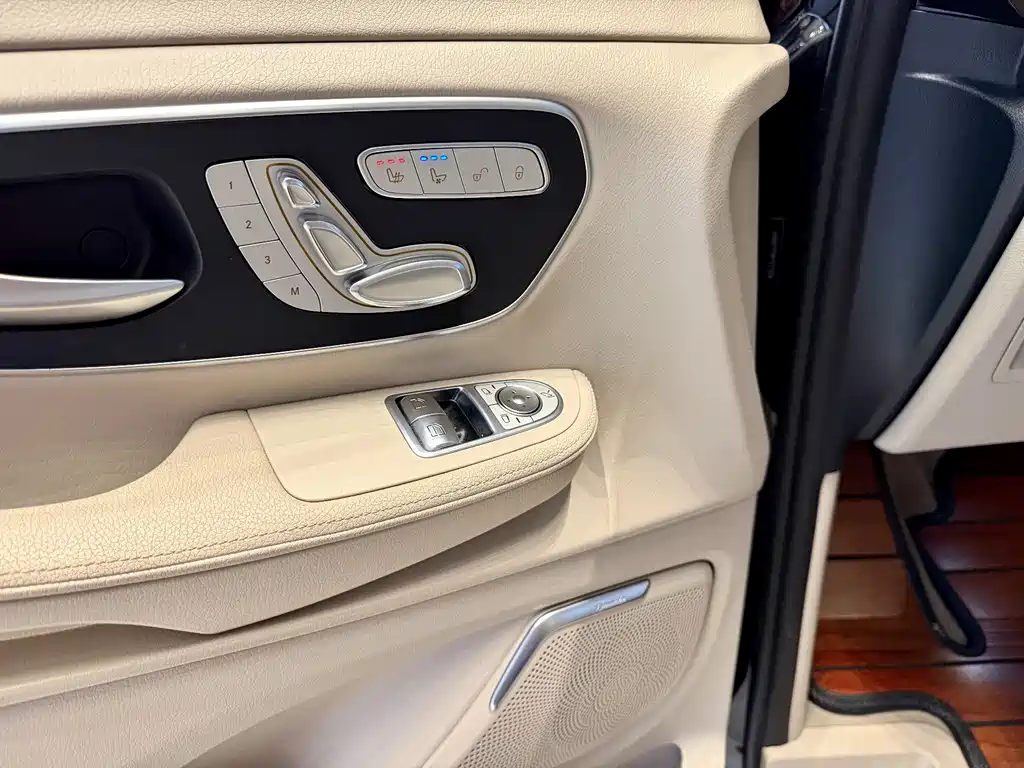 Mercedes-Benz V-Class V 260 Distinguished