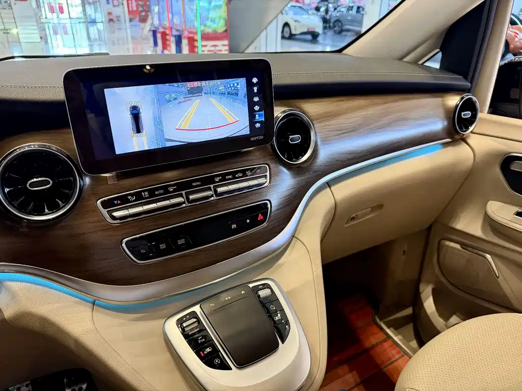 Mercedes-Benz V-Class V 260 Distinguished