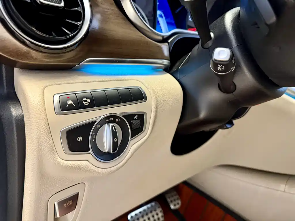 Mercedes-Benz V-Class V 260 Distinguished
