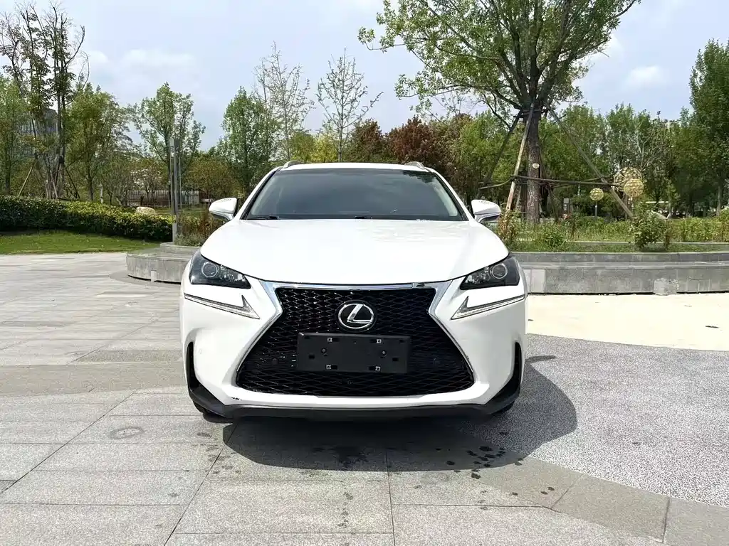 Lexus NX 200 FWD Sharp Travel