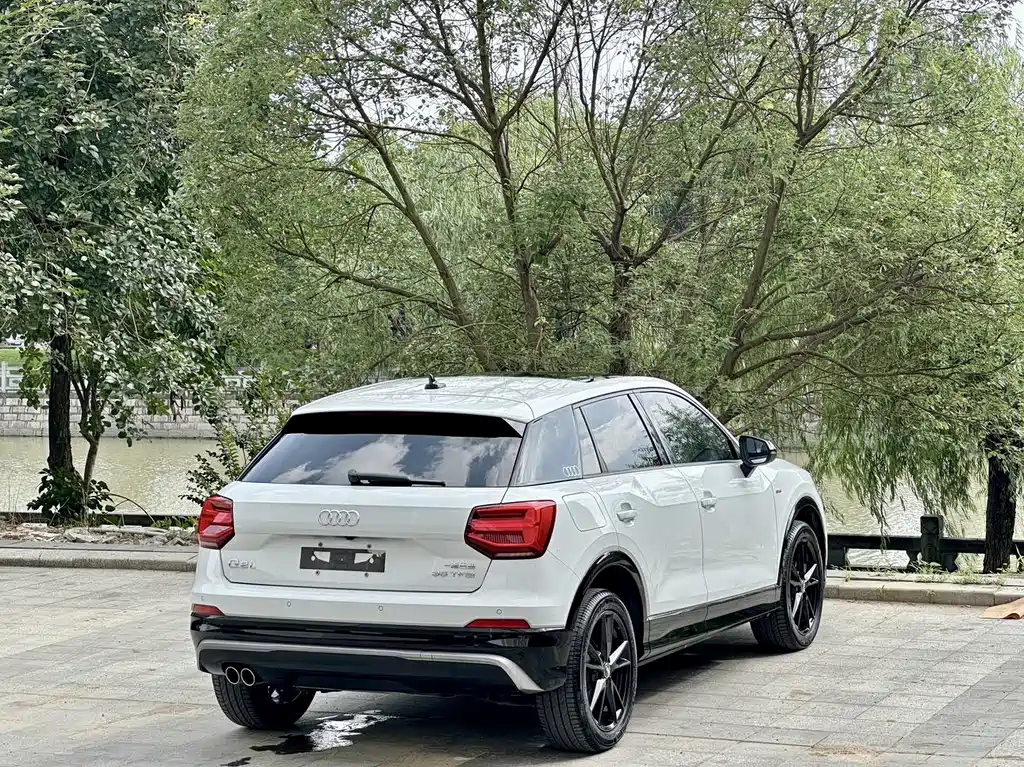 Audi Q2 L 35 TFSI Progressive Dynamic