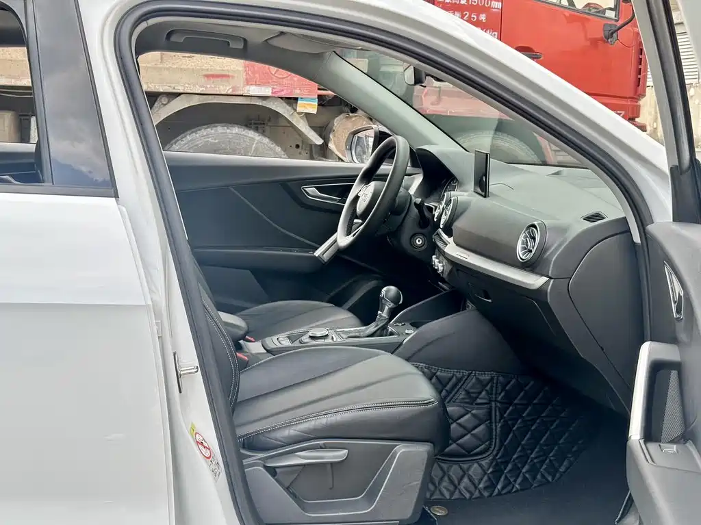 Audi Q2 L 35 TFSI Progressive Dynamic
