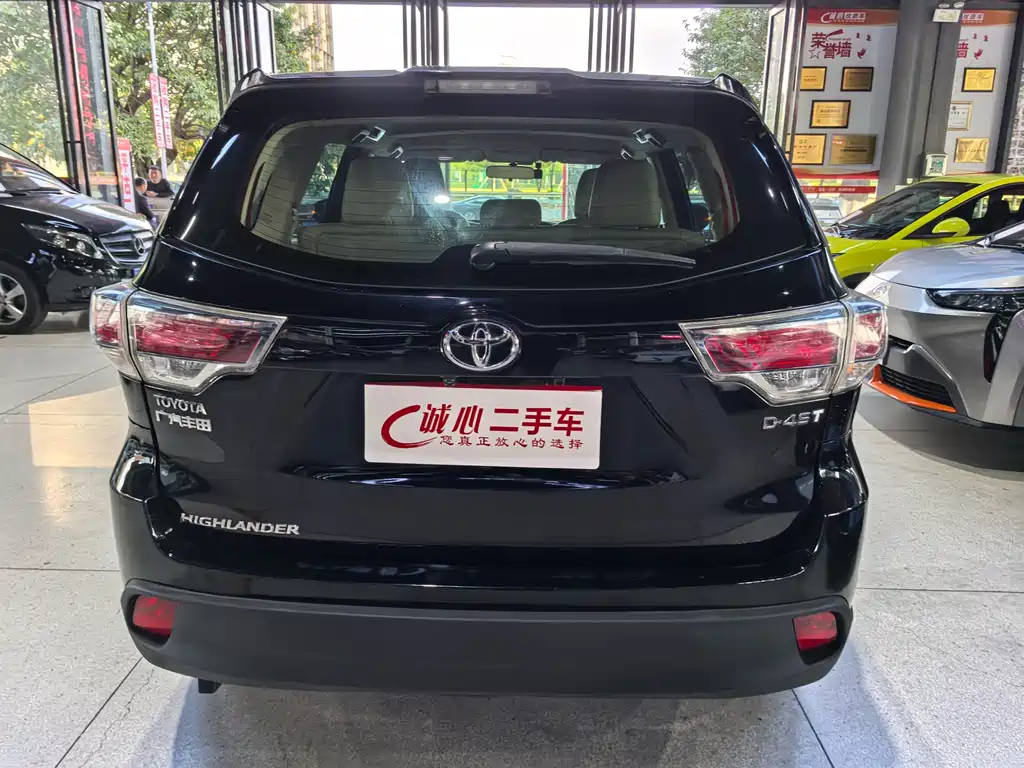 Highlander 2.0 T 2 WD Elite 5-seat