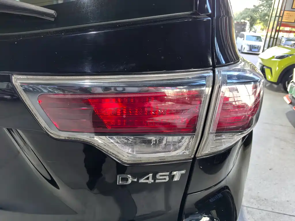 Highlander 2.0 T 2 WD Elite 5-seat