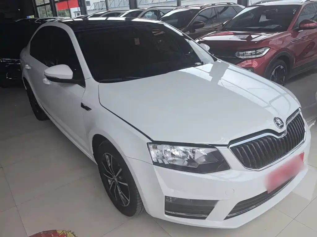 Octavia 1.6 L Auto Smart Travel