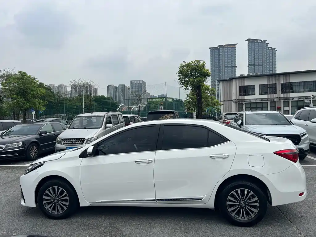 Corolla Facelift 1.2 T S-CVT GL-i