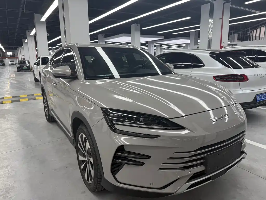 Song PLUS NEV Glory DM-i 110 km Flagship PLUS