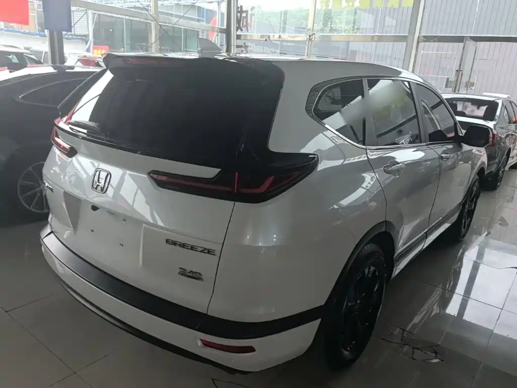 Breeze 240 TURBO CVT 2 WD Elite