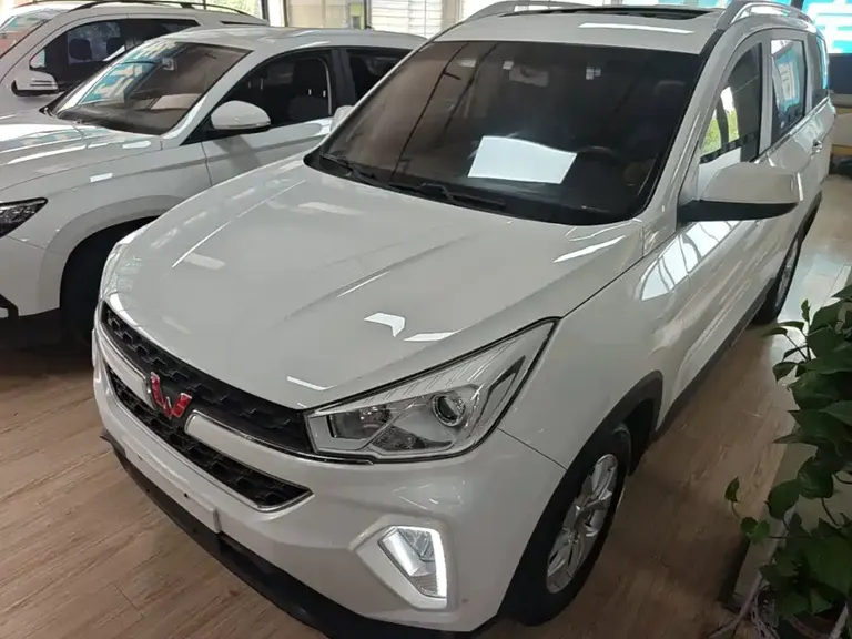 Wuling Hongguang S3 1.5 L Manual Luxury CN-V
