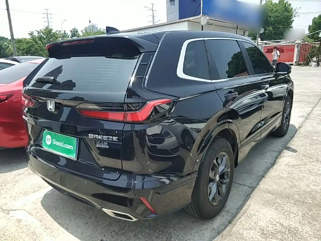 Breeze 240 TURBO 2 WD Luxury 5-seat