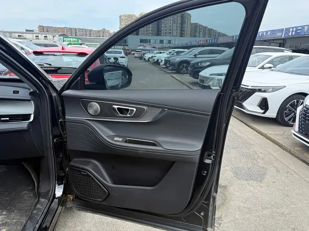 Tiggo 8 PRO 290 T 2 WD Luxury