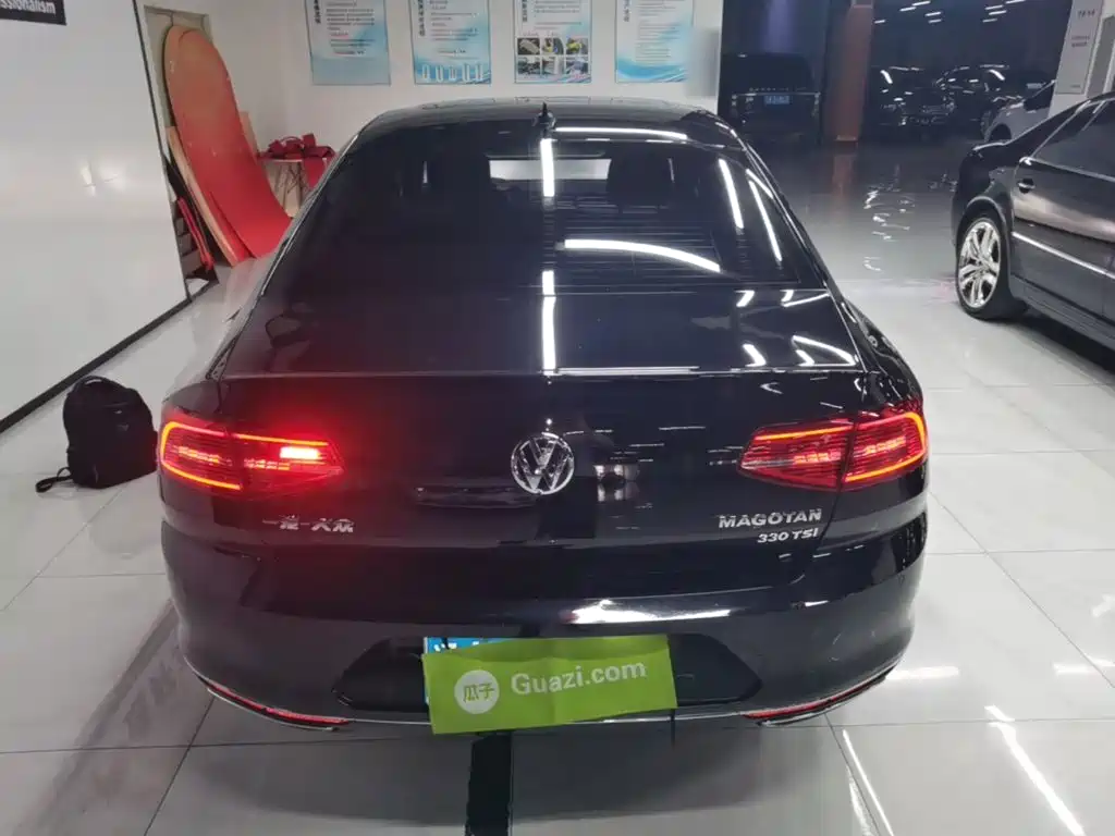 Magotan 330 TSI DSG Luxury CN-V