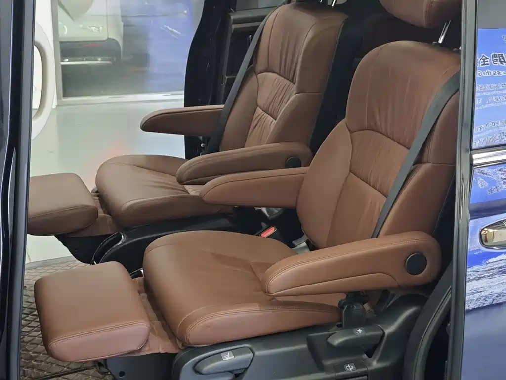 Odyssey 2.0 L e:HEV Sharp· Shine Enjoyment