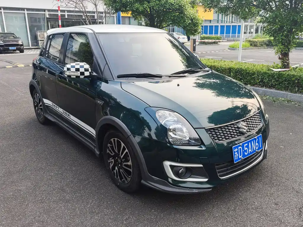 Swift 1.5 L Auto Fashion Cool Play