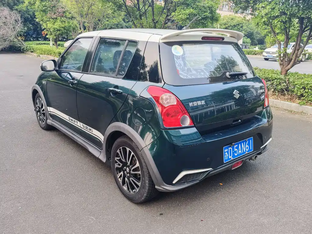 Swift 1.5 L Auto Fashion Cool Play