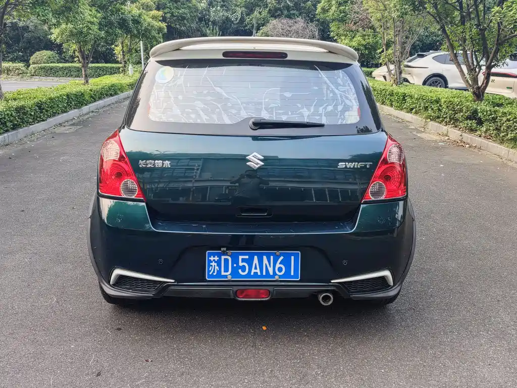 Swift 1.5 L Auto Fashion Cool Play