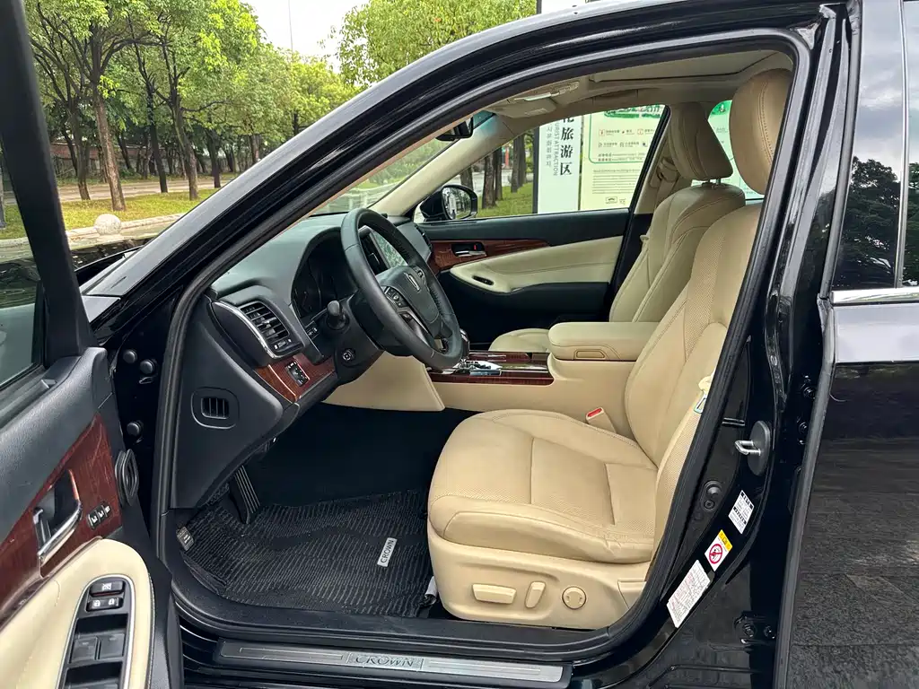 Crown 皇冠 2015款 2.0 T 精英版