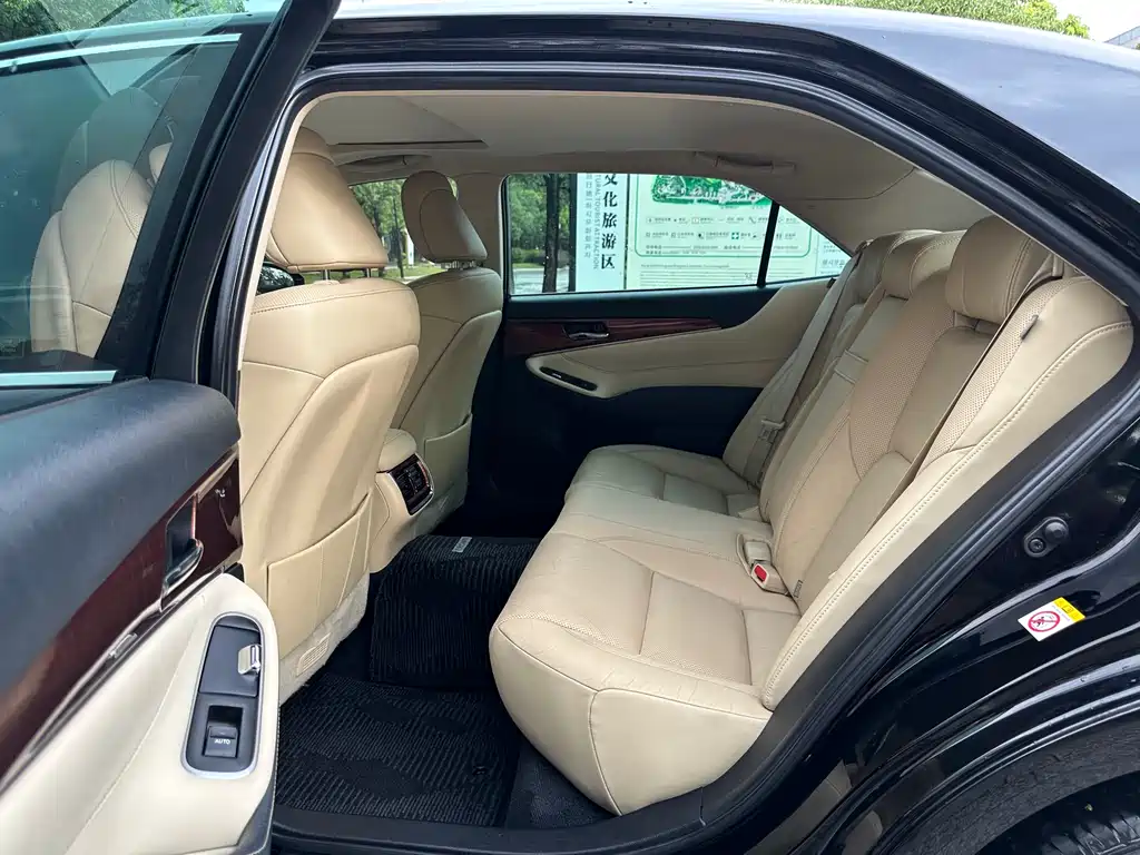 Crown 皇冠 2015款 2.0 T 精英版