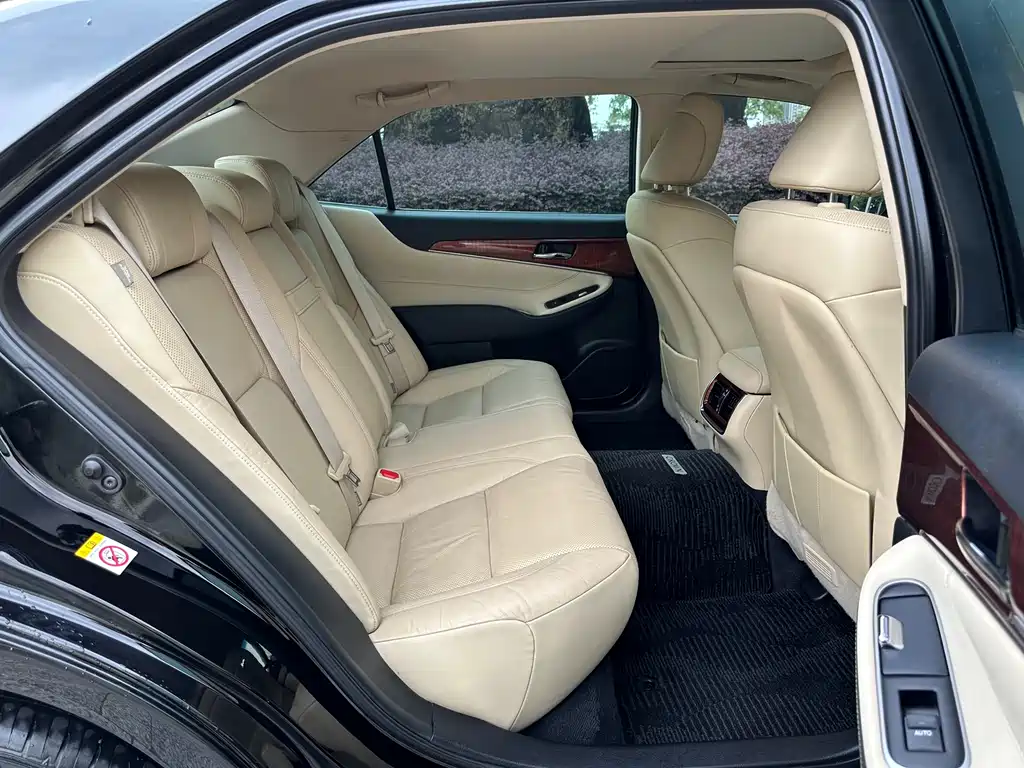 Crown 皇冠 2015款 2.0 T 精英版