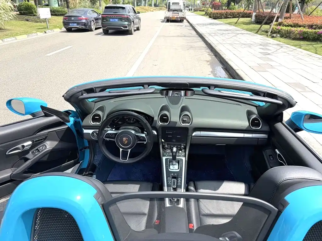 Porsche 718 Boxster 2.0 T