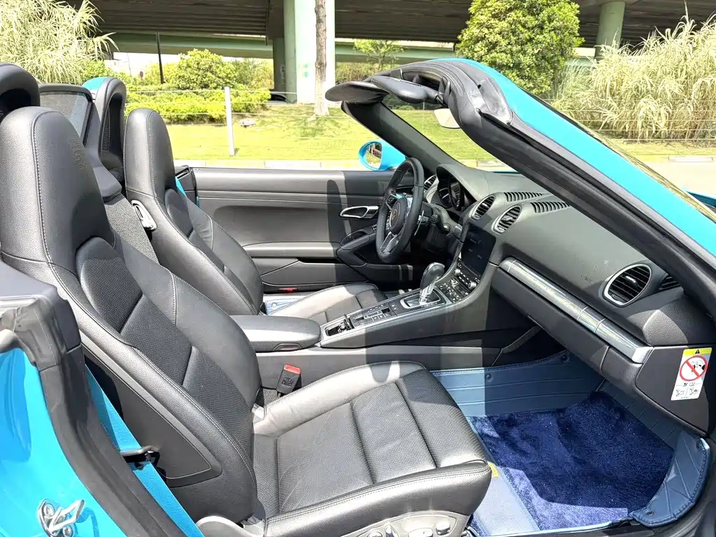 Porsche 718 Boxster 2.0 T