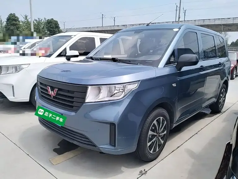 Wuling Hongguang PLUS 五菱宏光PLUS 2020款 1.5 L 手动标准型 7座
