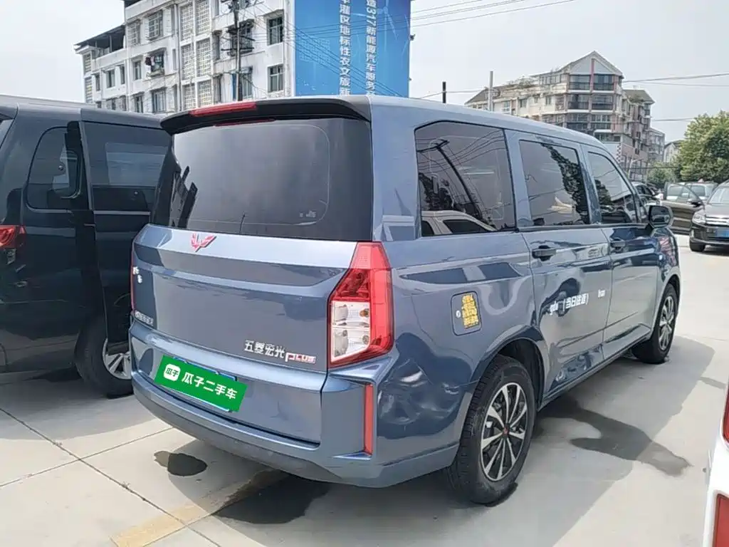 Wuling Hongguang PLUS 五菱宏光PLUS 2020款 1.5 L 手动标准型 7座
