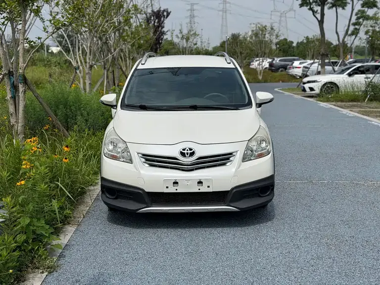 Toyota Verso 180 E CVT Crossover