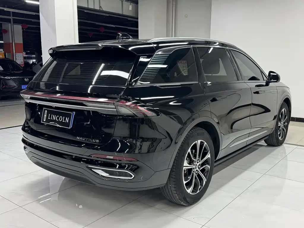 Nautilus 2.0 T 4 WD Supreme Wise