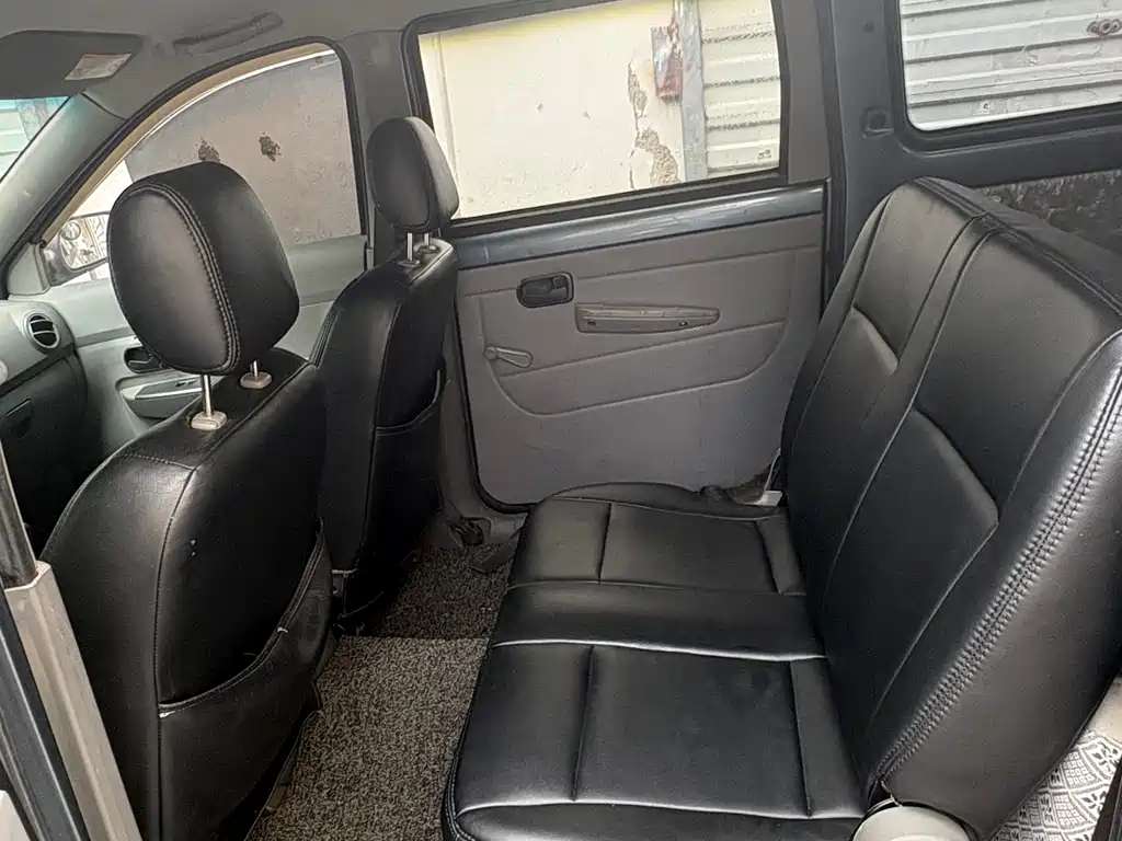 Wuling Hongguang 1.5 L Basic