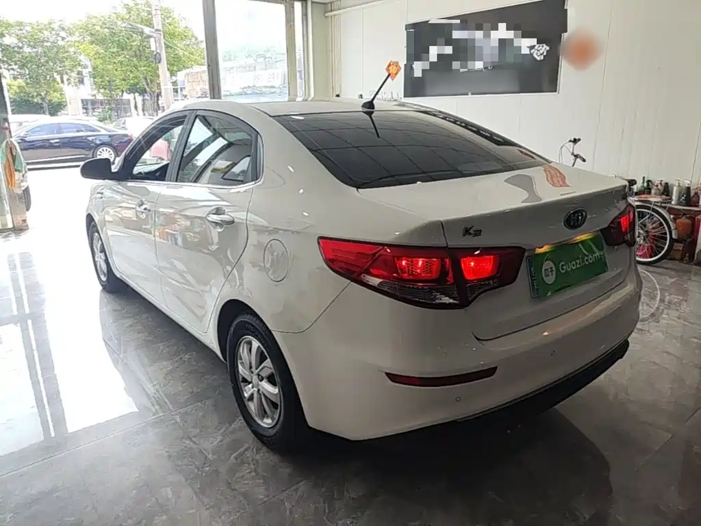 Kia K2 Sedan 1.4 L AT GLS