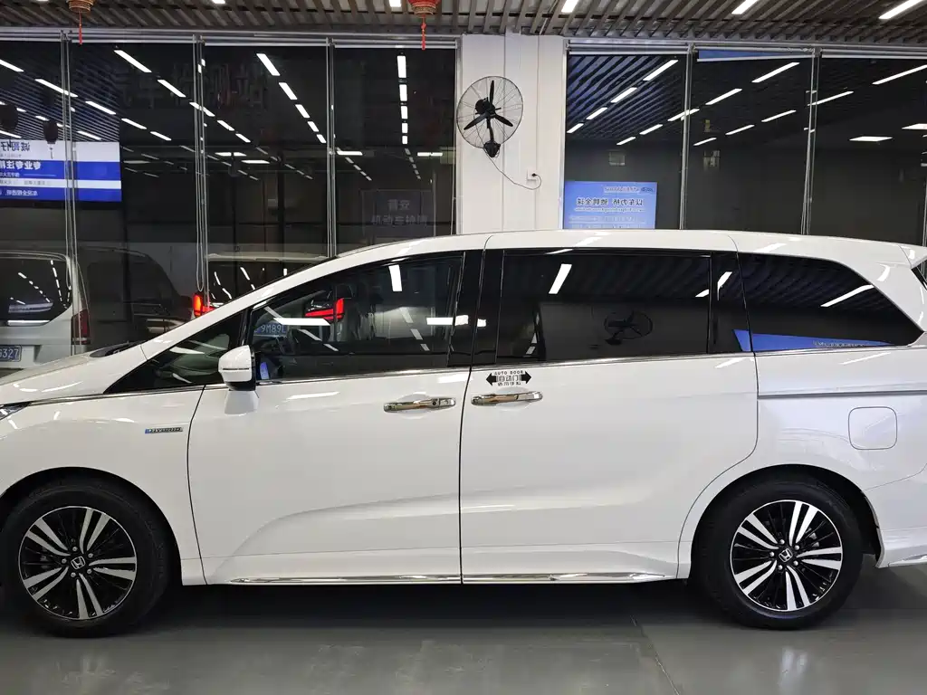 Odyssey 2.0 L Sharp· Premium