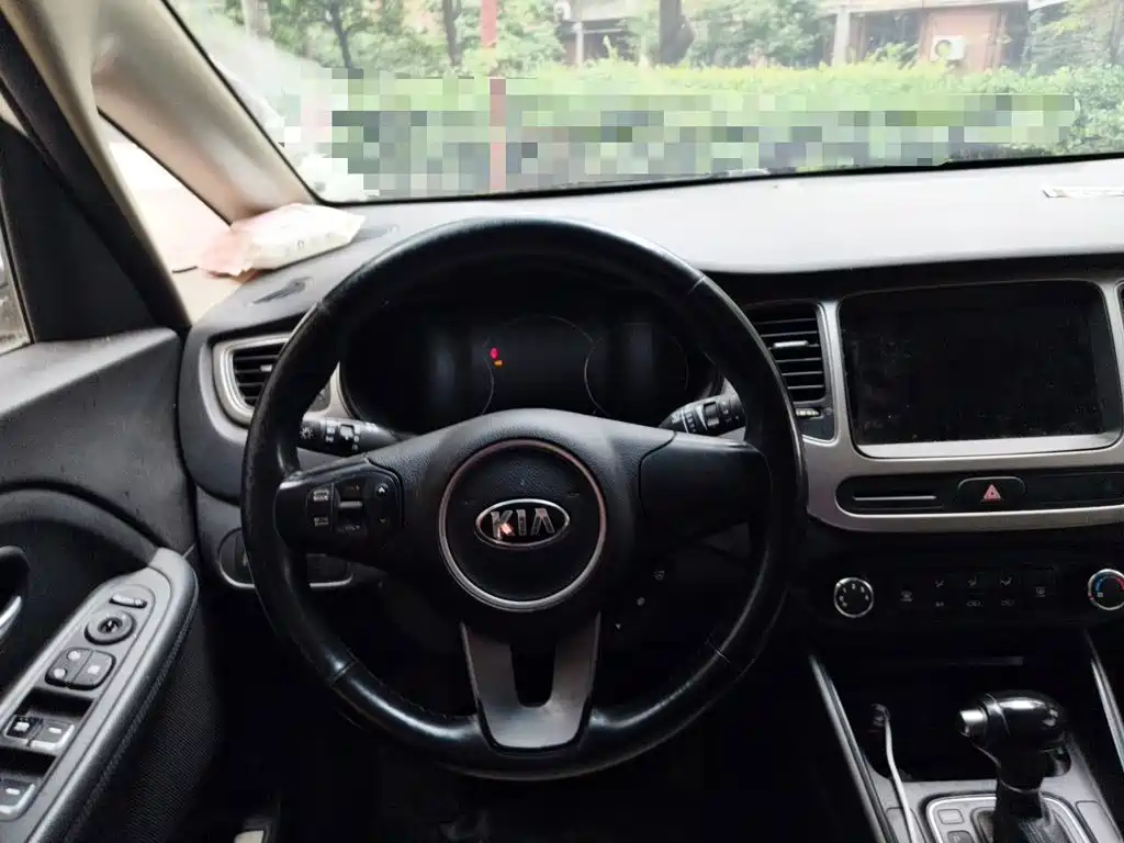 Carens 2.0 L 7-seat Auto Standard CN-IV