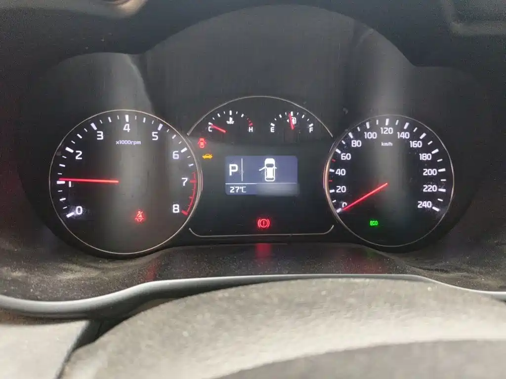 Carens 2.0 L 7-seat Auto Standard CN-IV