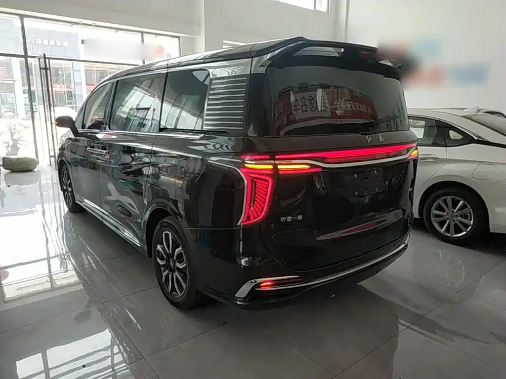 Hongqi HQ9 2.0 T Connected Flagship Leading