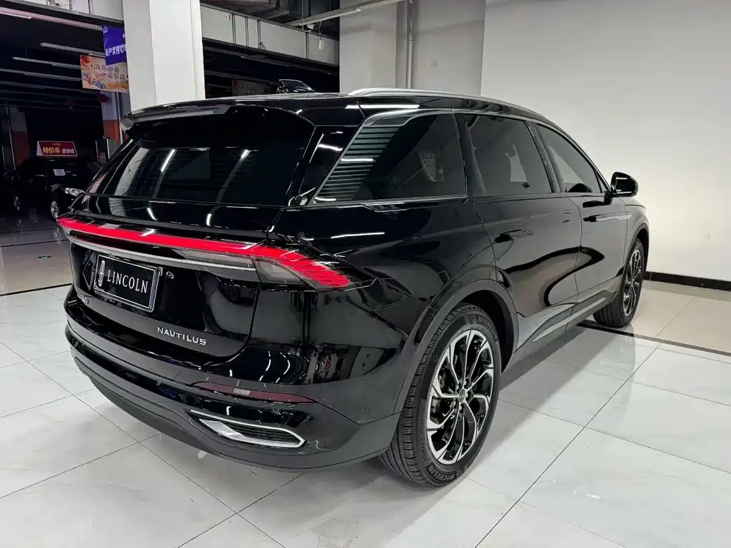Nautilus 2.0 T 4 WD Supreme Wise