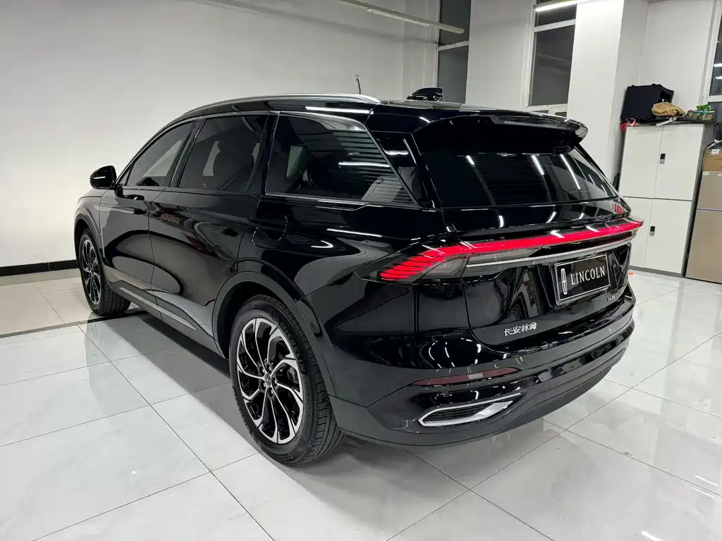 Nautilus 2.0 T 4 WD Supreme Wise