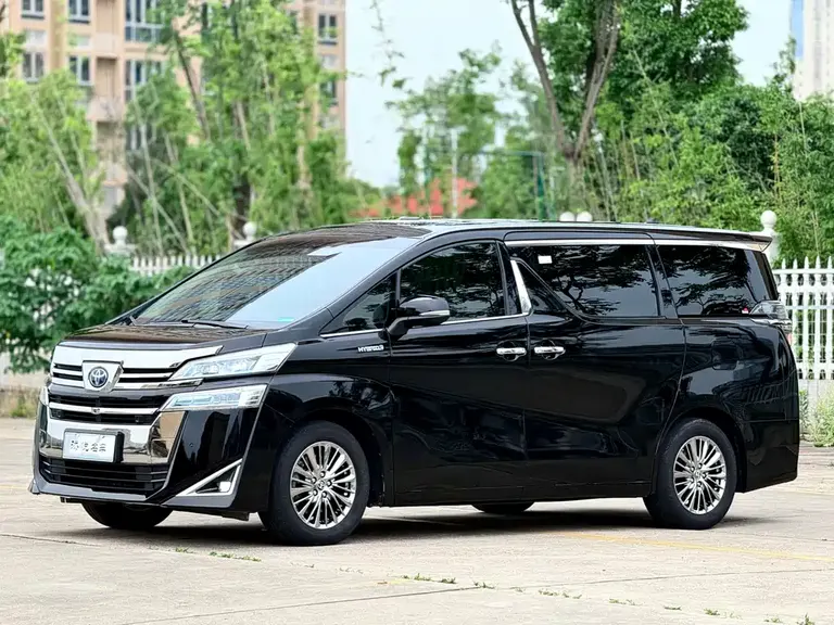 Toyota Vellfire Crown Dual Engine 2.5 L HV Distinguished