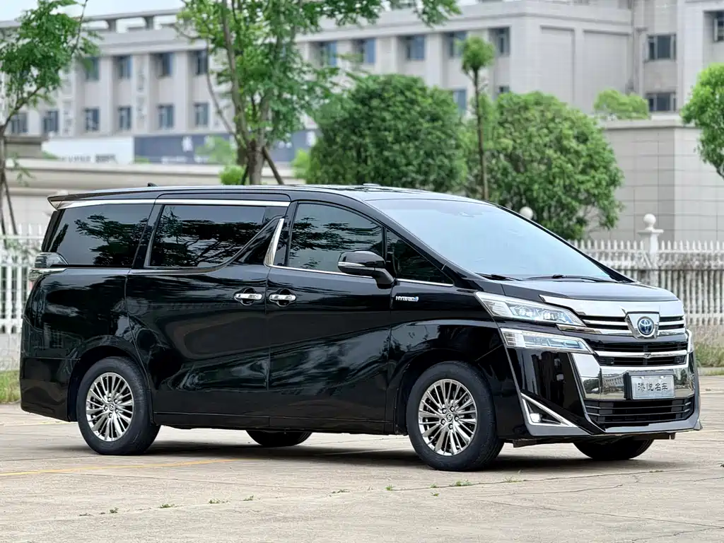 Vellfire Crown Dual Engine 2.5 L HV Distinguished