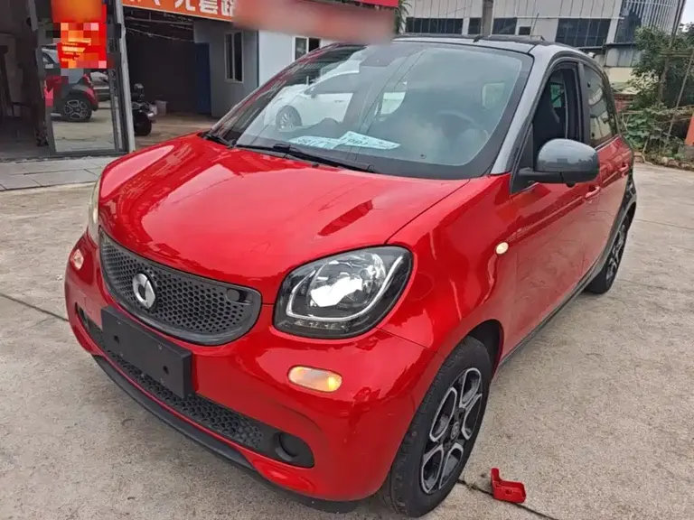 smart forfour 0.9 T 66 kW Pioneer