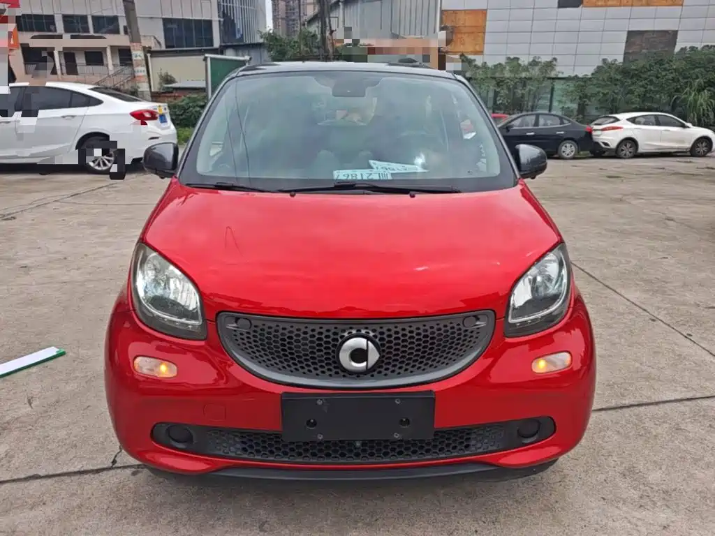smart forfour 0.9 T 66 kW Pioneer