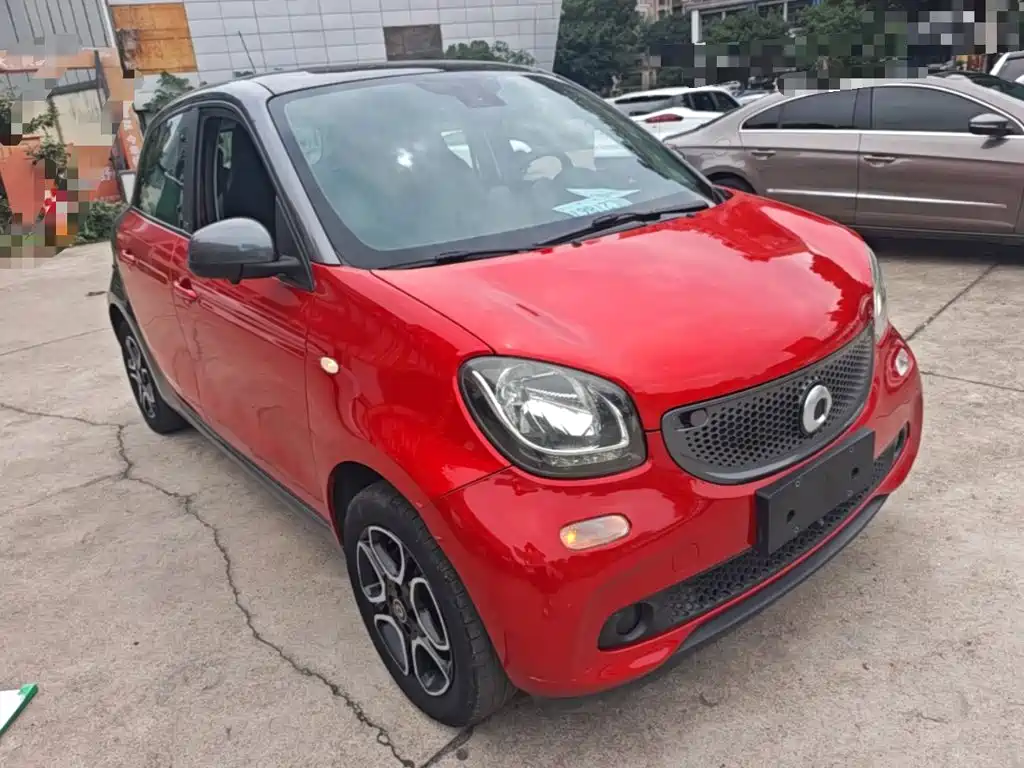 smart forfour 0.9 T 66 kW Pioneer