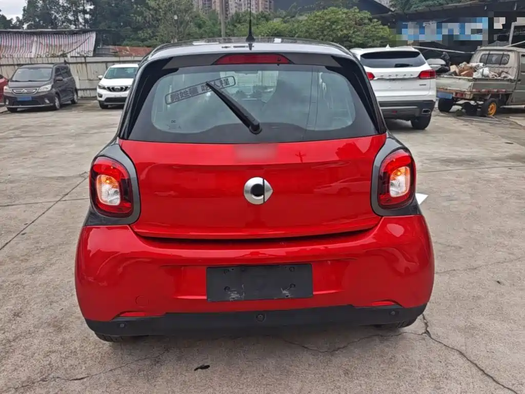 smart forfour 0.9 T 66 kW Pioneer
