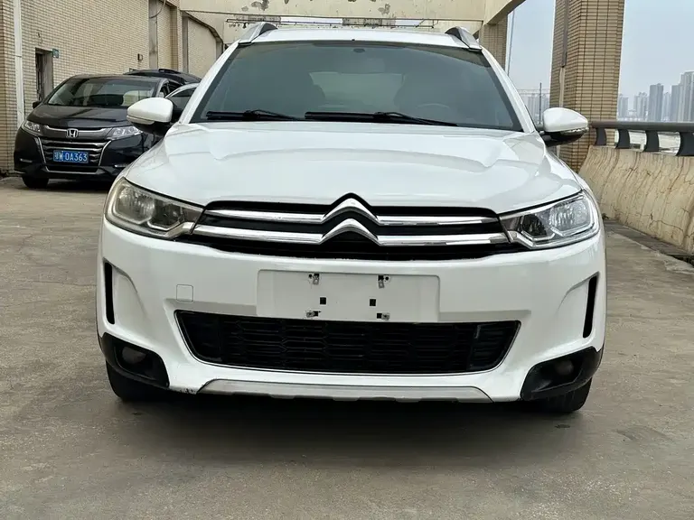 Citroën C3-XR 雪铁龙C3-XR 2015款 1.6 L 手动时尚型