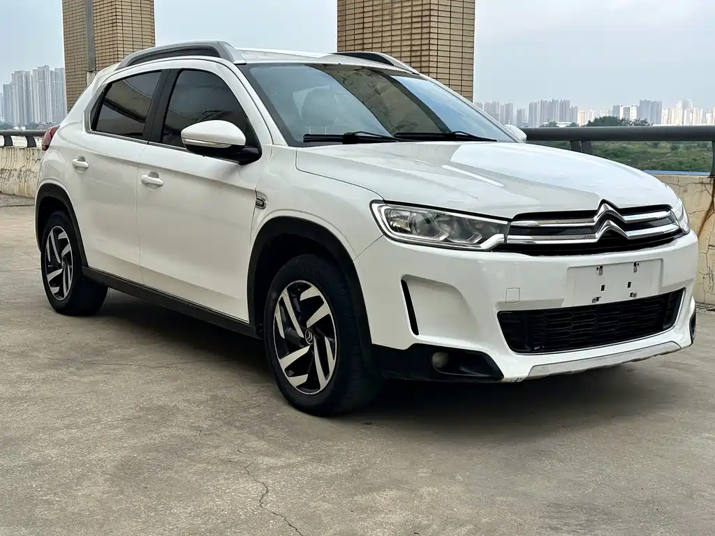 Citroën C3-XR 雪铁龙C3-XR 2015款 1.6 L 手动时尚型