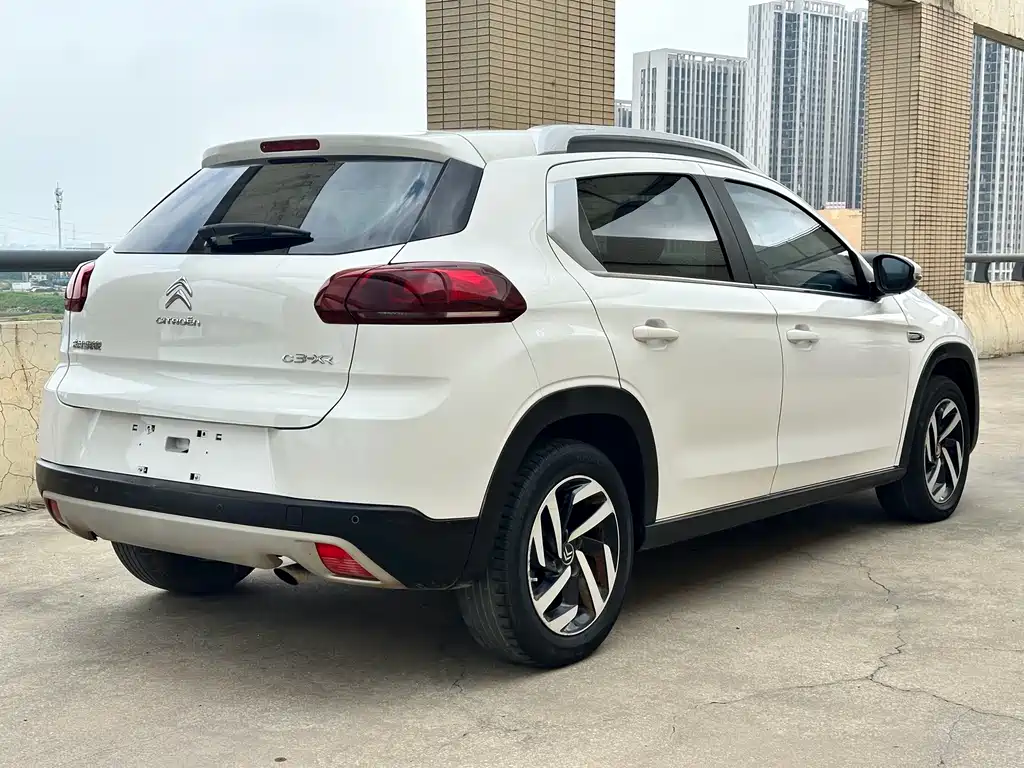 Citroën C3-XR 雪铁龙C3-XR 2015款 1.6 L 手动时尚型