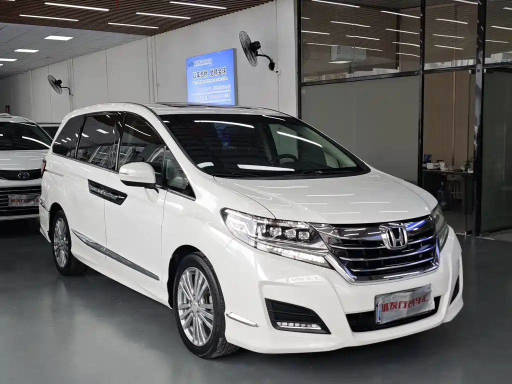 Elysion 2.4 L Luxury