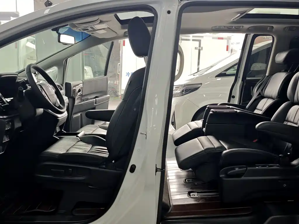 Elysion 2.4 L Luxury